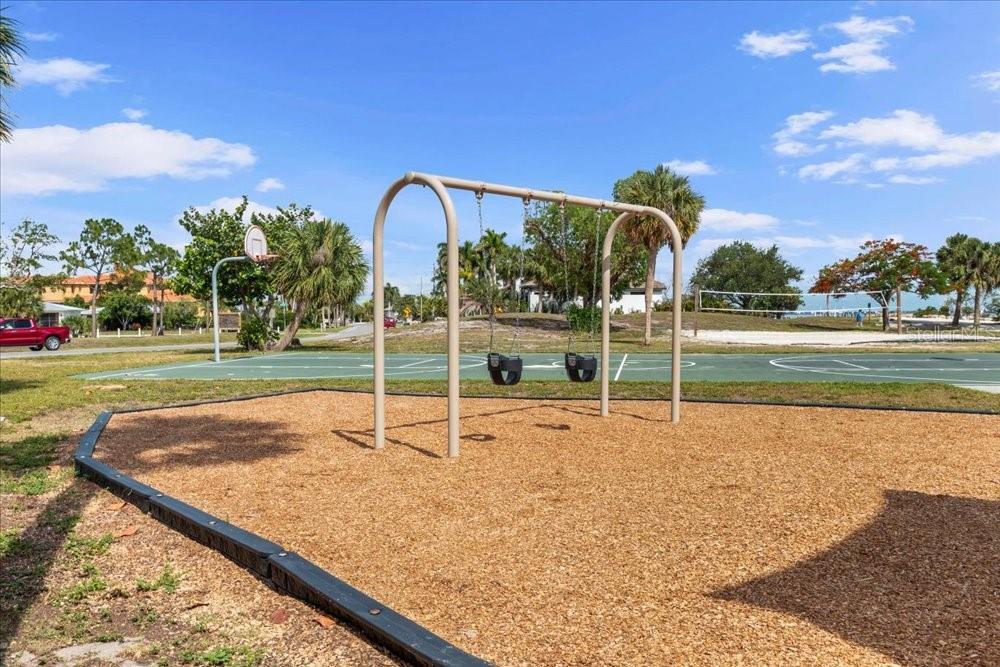 10120 WINNIPEG ST, PORT CHARLOTTE, FL, 33981