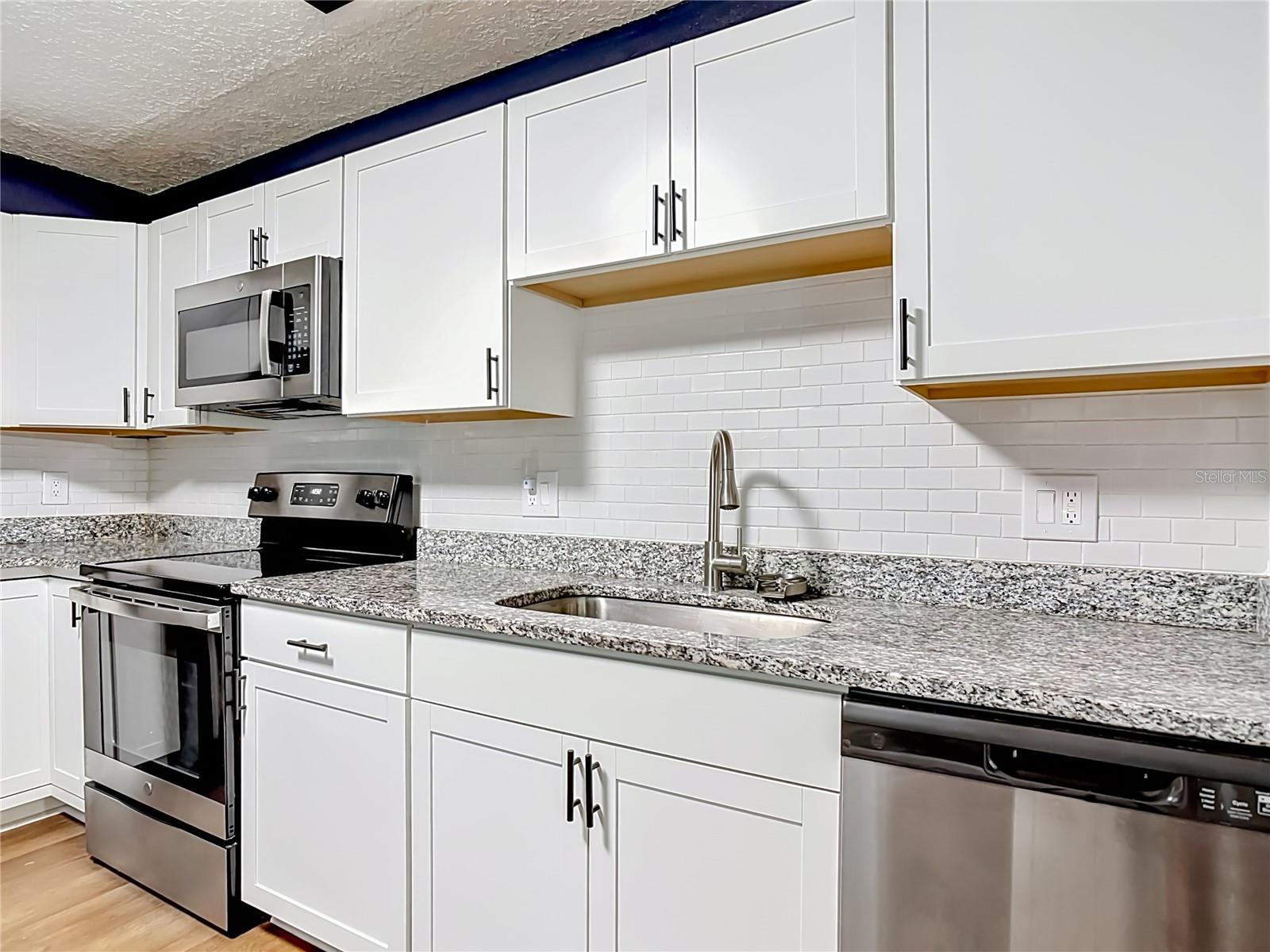 1415 TRAVELERS PALM DR, EDGEWATER, FL, 32132