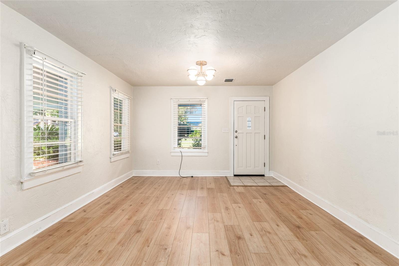 123 SE 1ST ST, WILLISTON, FL, 32696