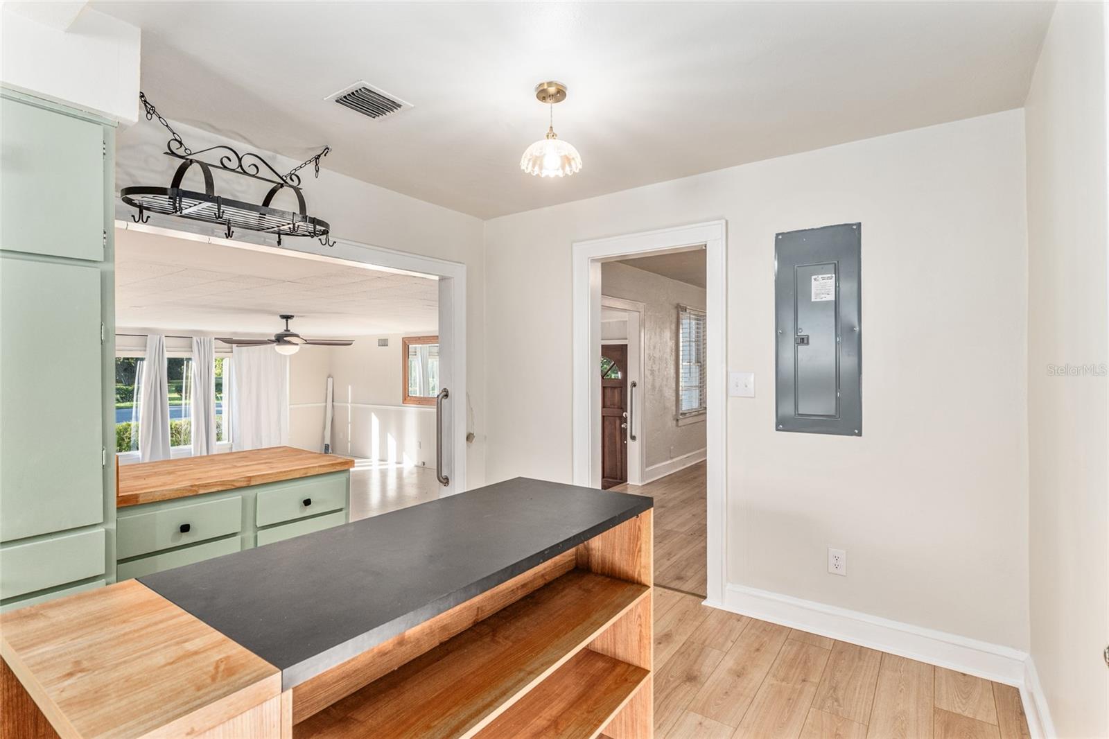 123 SE 1ST ST, WILLISTON, FL, 32696