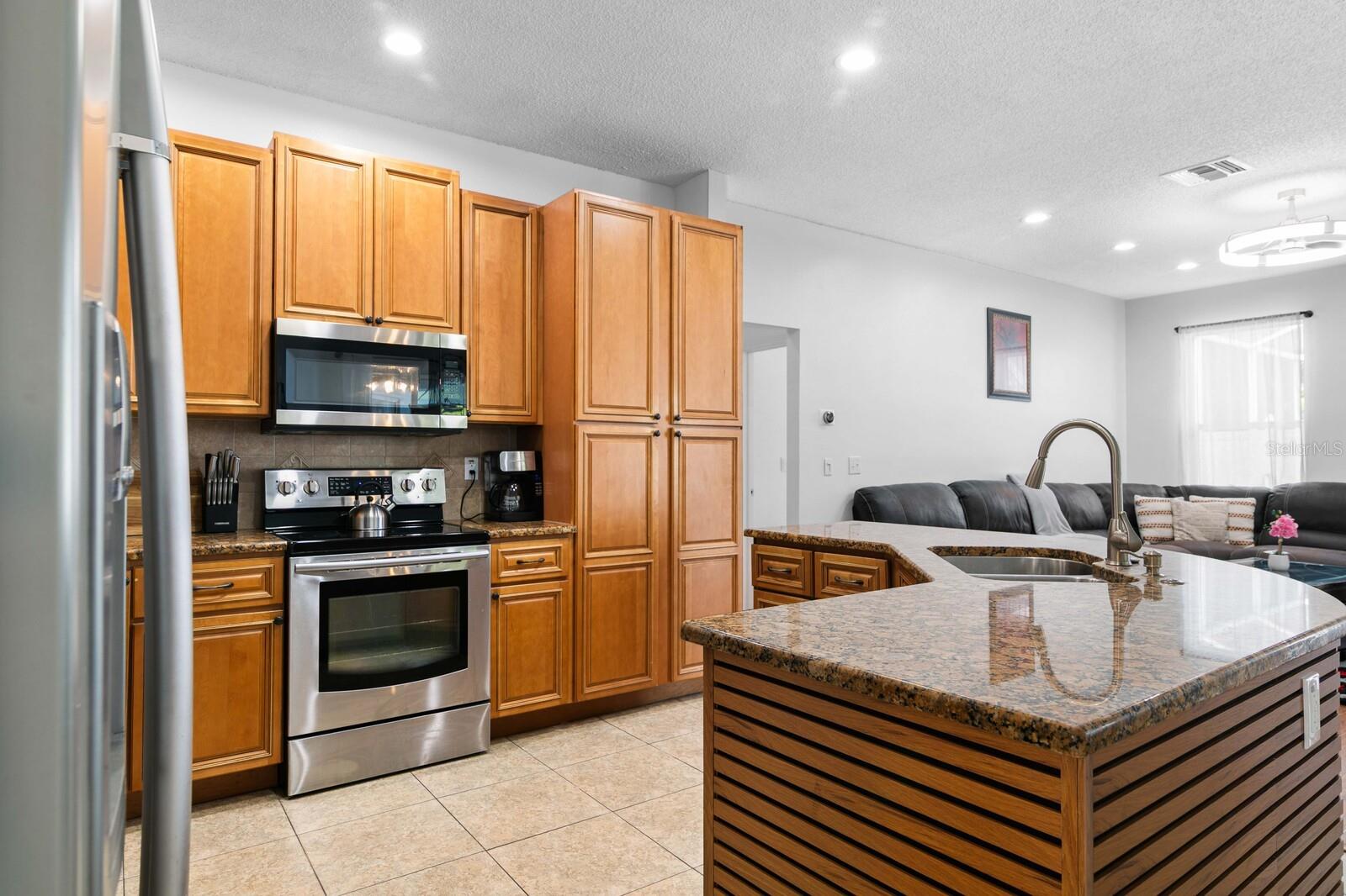 11426 ZENITH CIR, TAMPA, FL, 33635