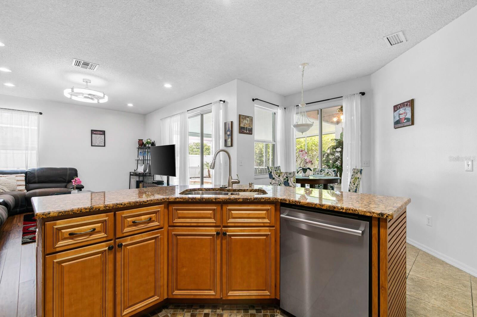 11426 ZENITH CIR, TAMPA, FL, 33635