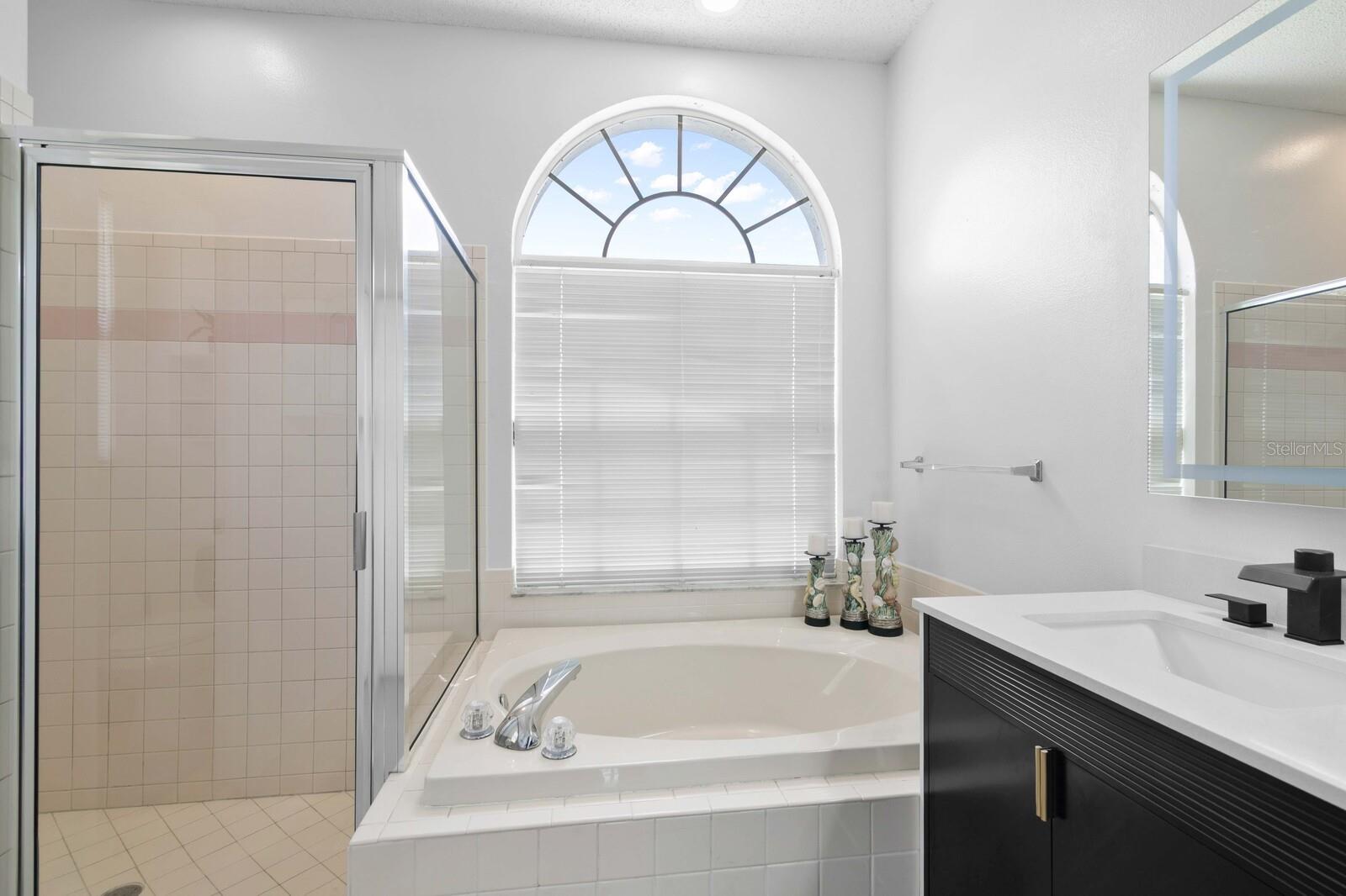 11426 ZENITH CIR, TAMPA, FL, 33635
