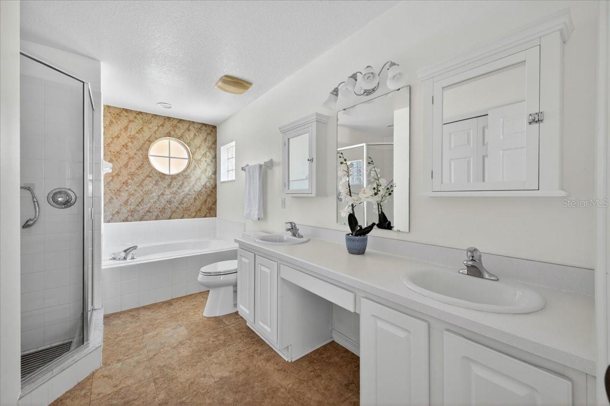 1033 KNIGHTSBRIDGE CIR, DAVENPORT, FL, 33896