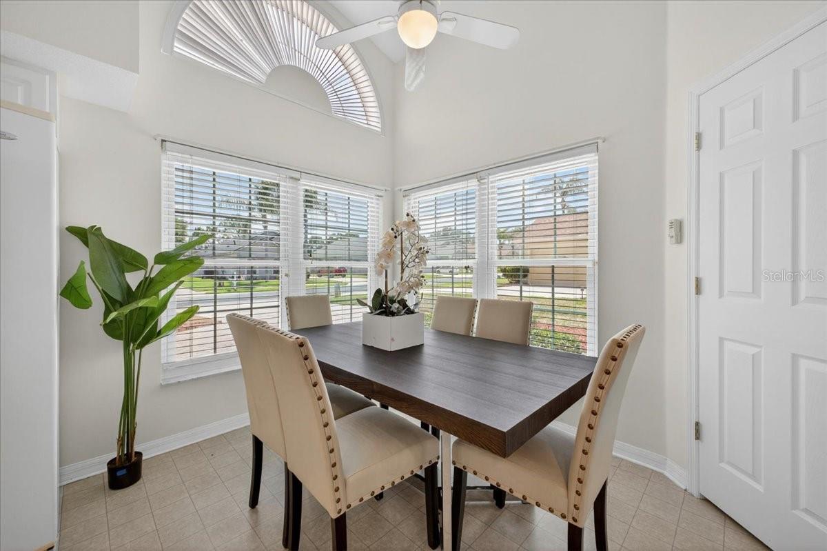 1033 KNIGHTSBRIDGE CIR, DAVENPORT, FL, 33896