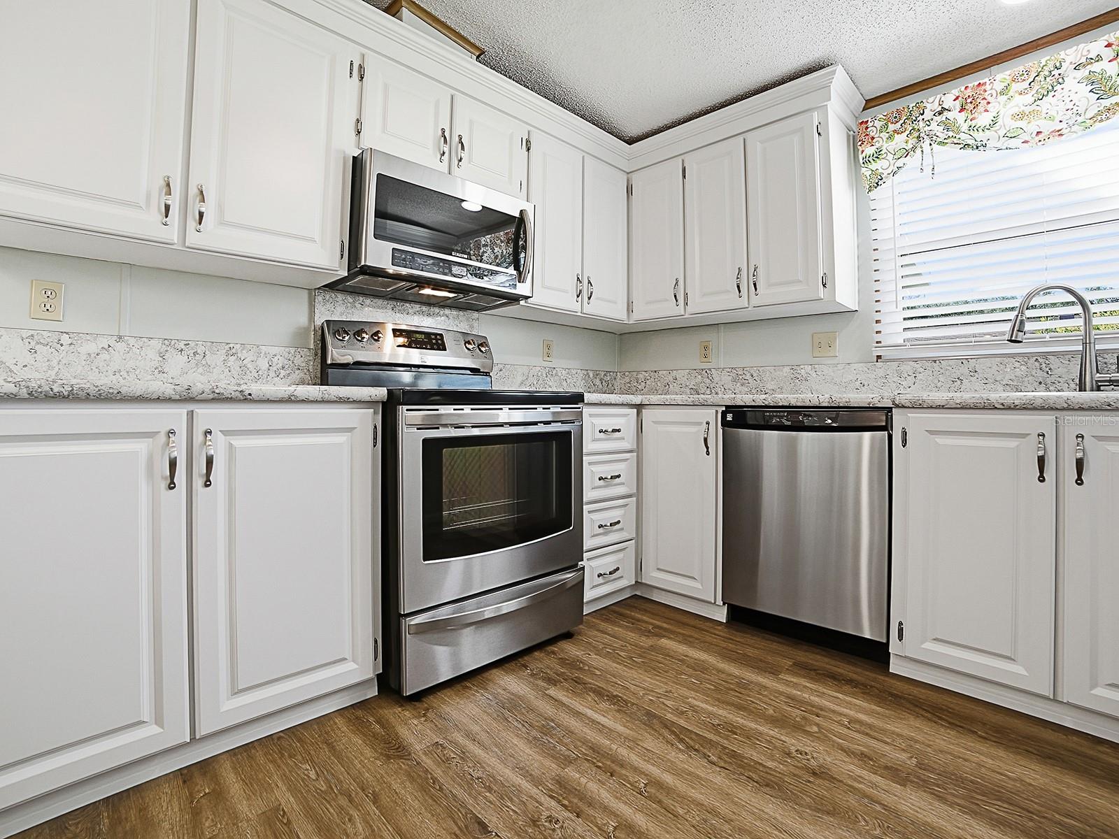 24814 PINE HL, LEESBURG, FL, 34748