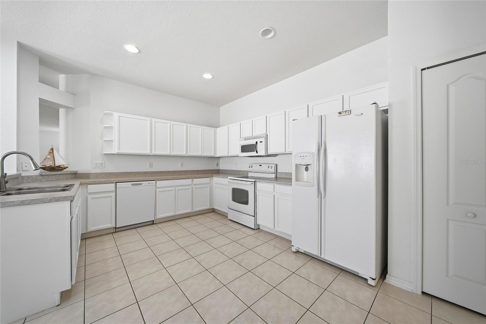 3343 CHAPEL CREEK CIR, WESLEY CHAPEL, FL, 33544