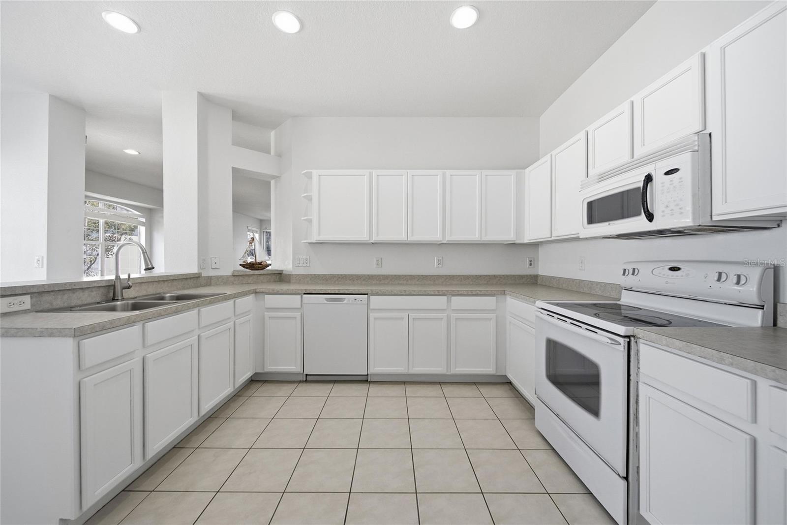 3343 CHAPEL CREEK CIR, WESLEY CHAPEL, FL, 33544