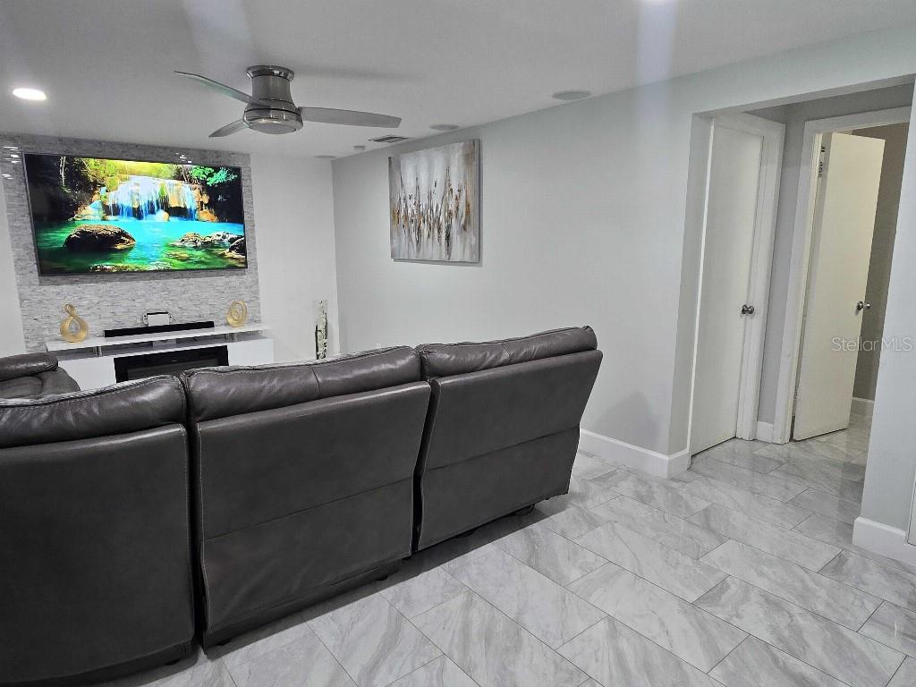 7002 DANEWOOD CT, TAMPA, FL, 33615
