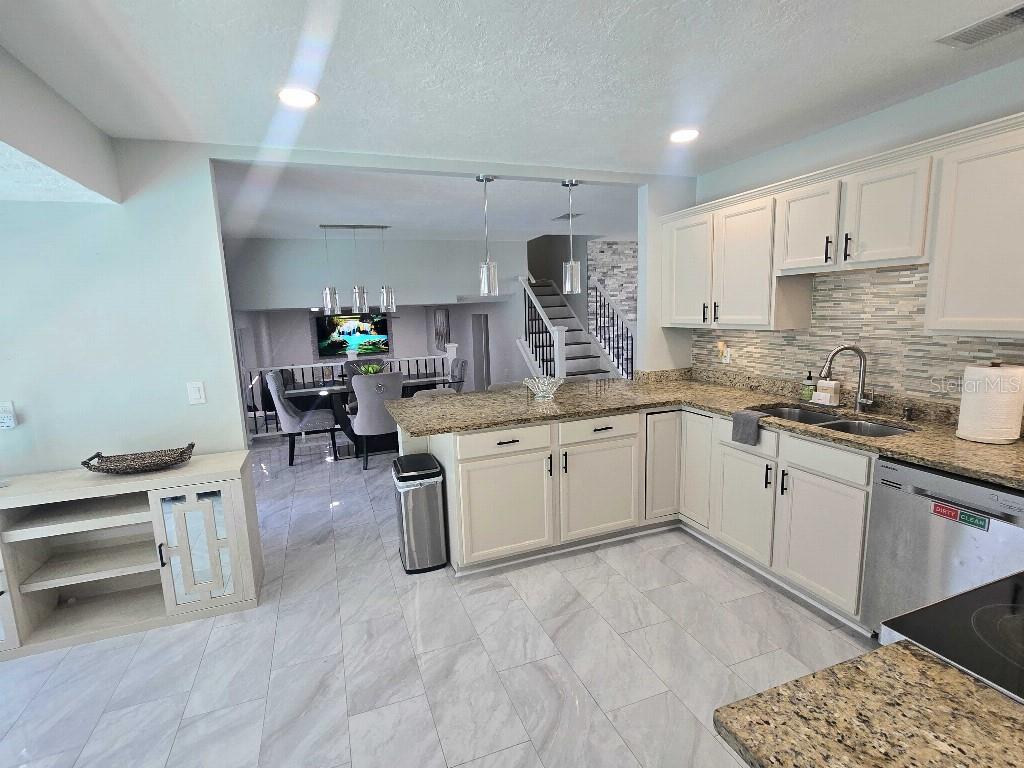 7002 DANEWOOD CT, TAMPA, FL, 33615