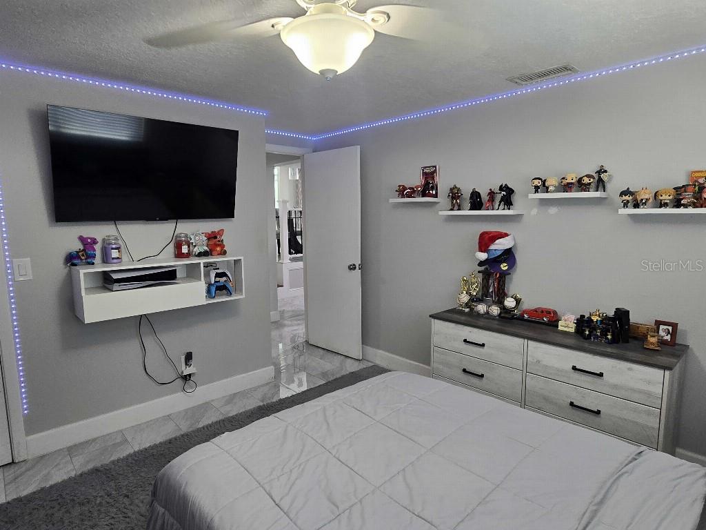 7002 DANEWOOD CT, TAMPA, FL, 33615