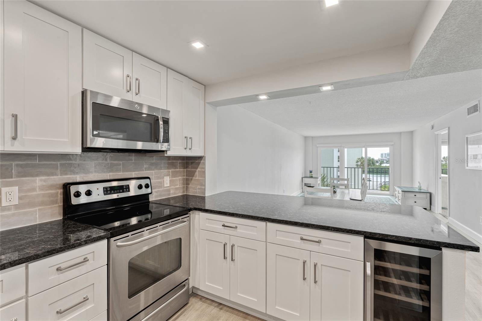 51 ISLAND WAY #411, CLEARWATER BEACH, FL, 33767
