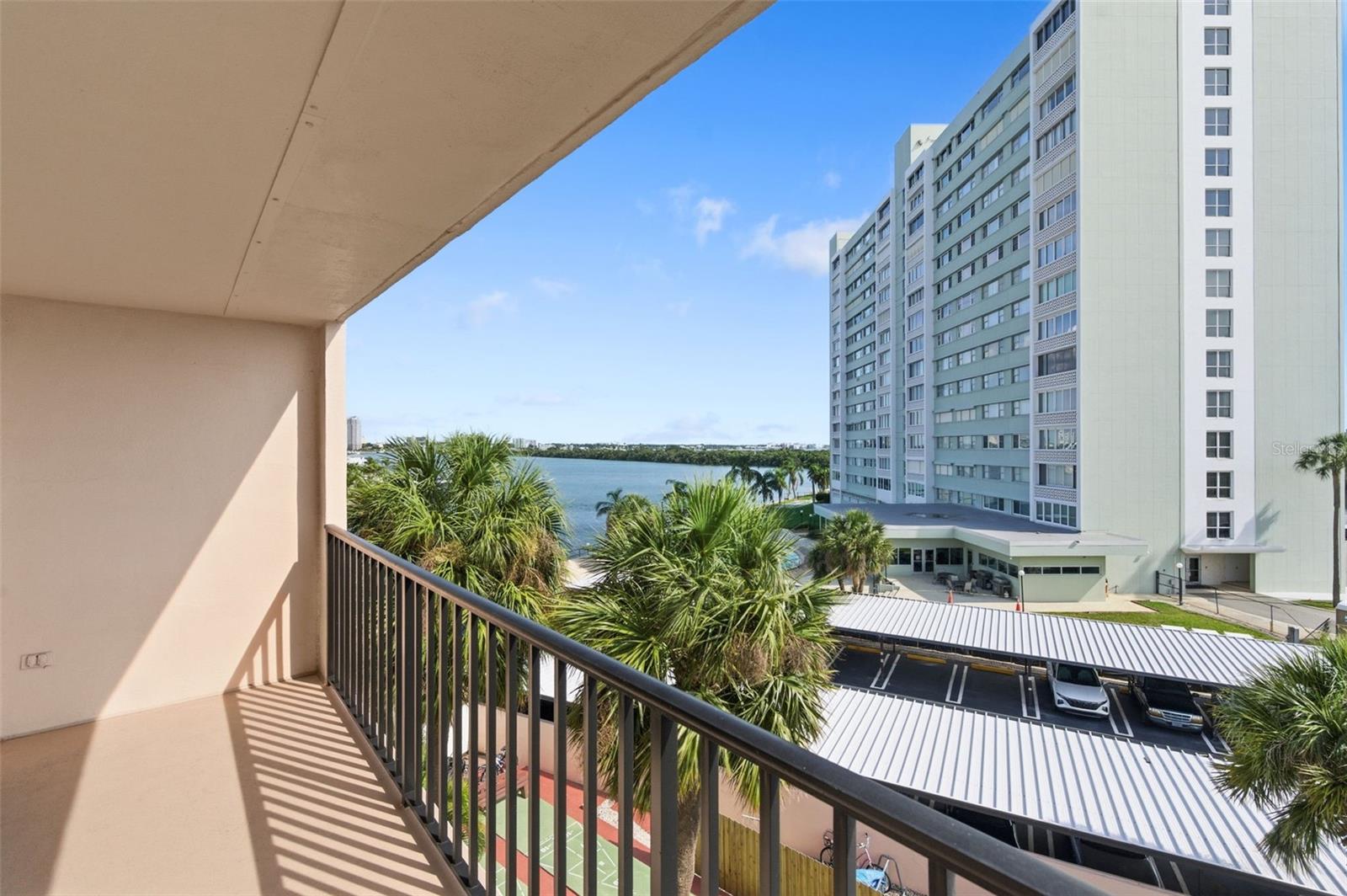 51 ISLAND WAY #411, CLEARWATER BEACH, FL, 33767