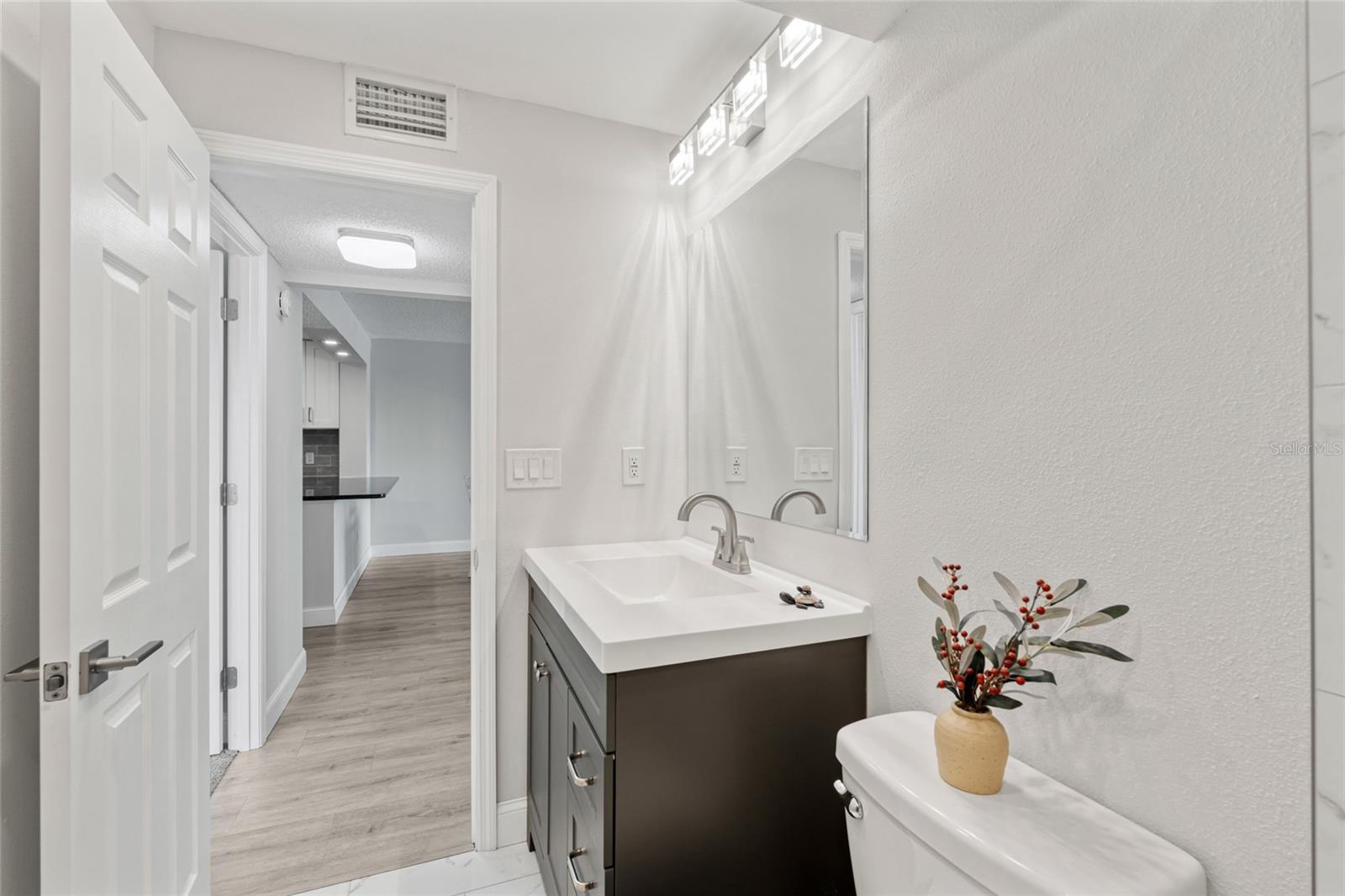 51 ISLAND WAY #411, CLEARWATER BEACH, FL, 33767