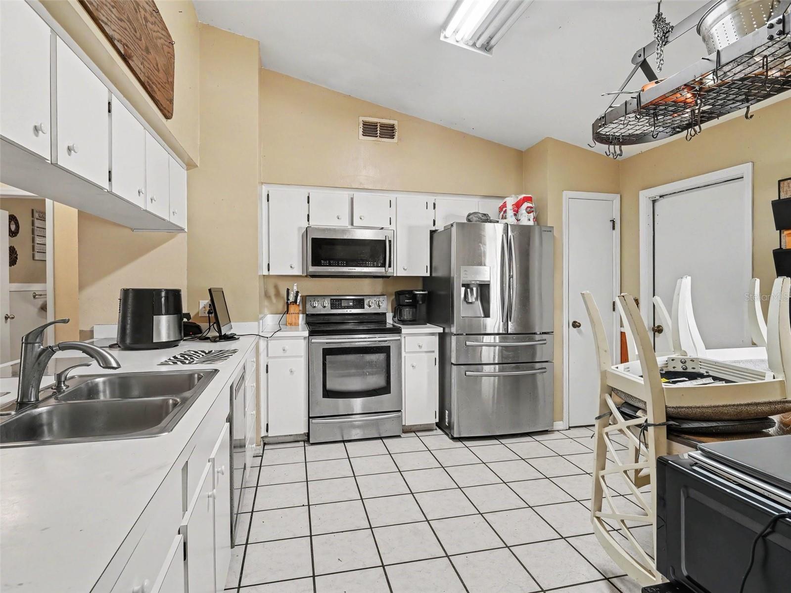 5753 SOUTHWIND DR, MULBERRY, FL, 33860