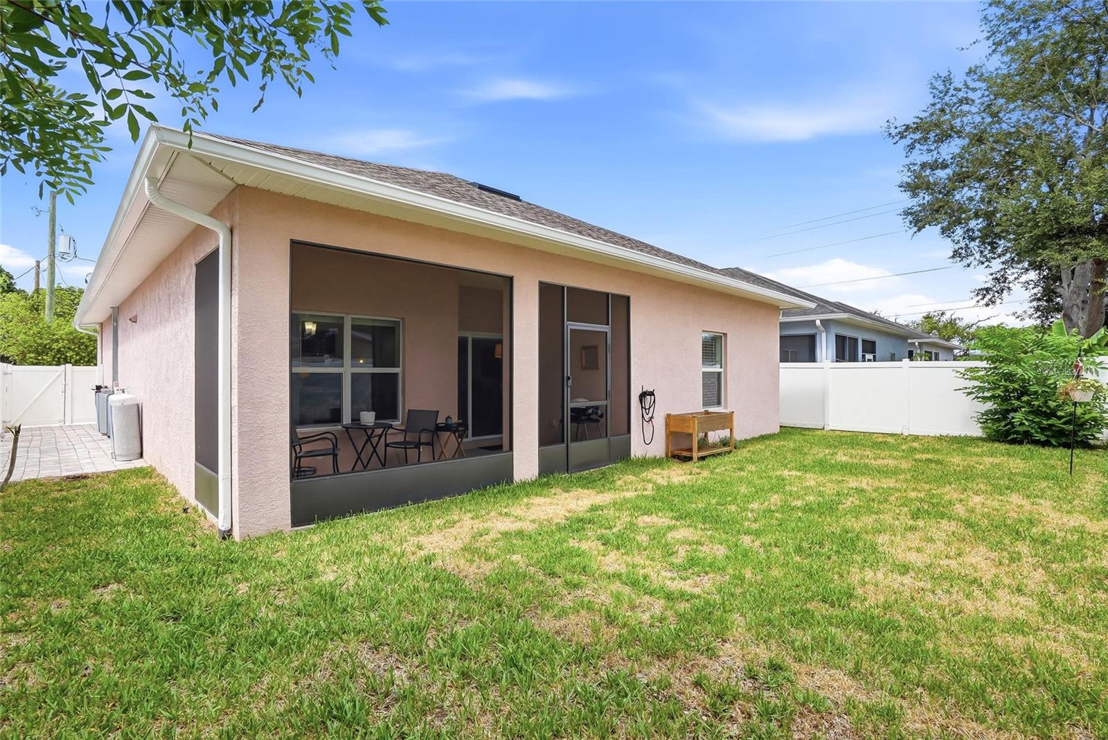 2906 W DOUGLAS ST, TAMPA, FL, 33607