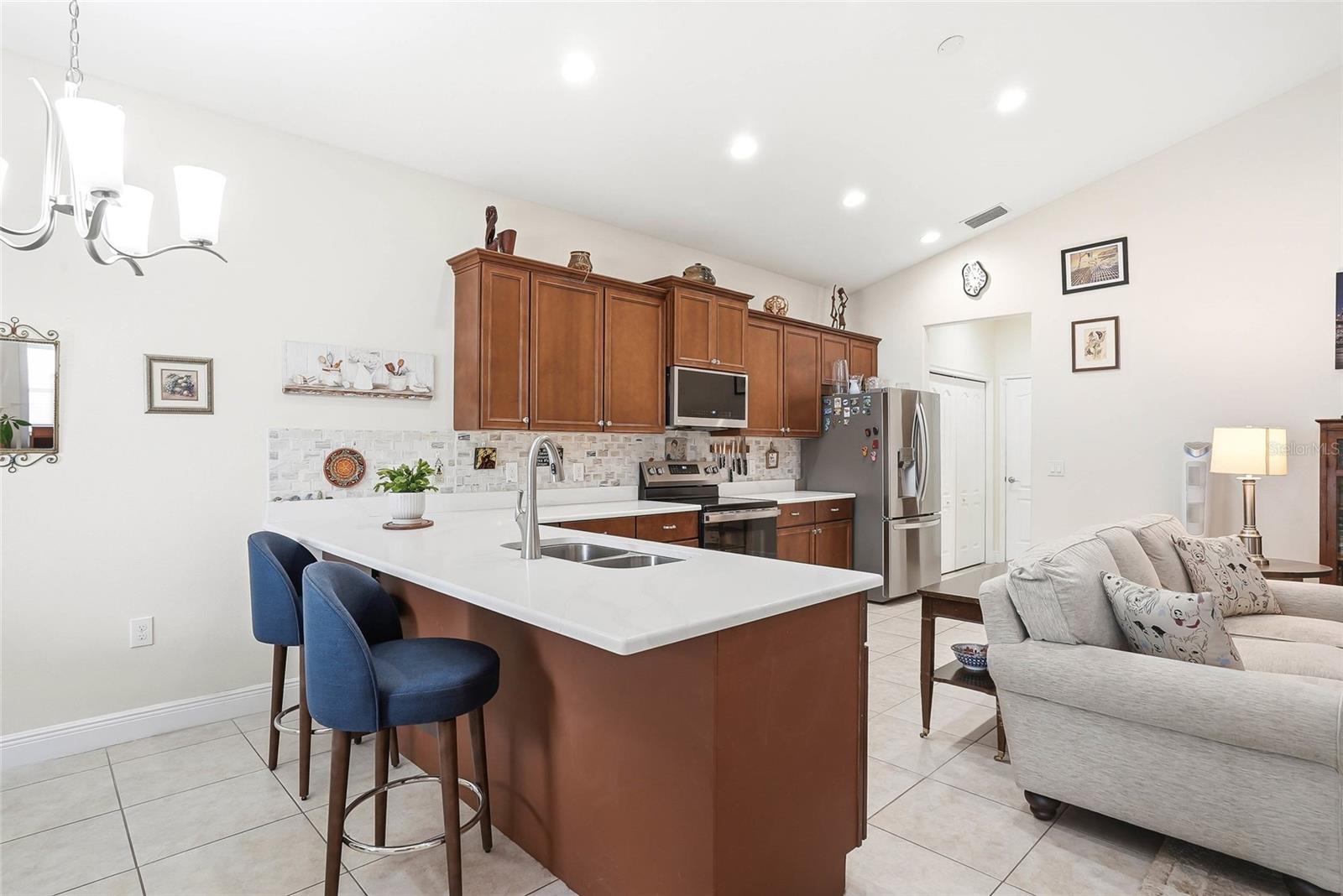 2906 W DOUGLAS ST, TAMPA, FL, 33607