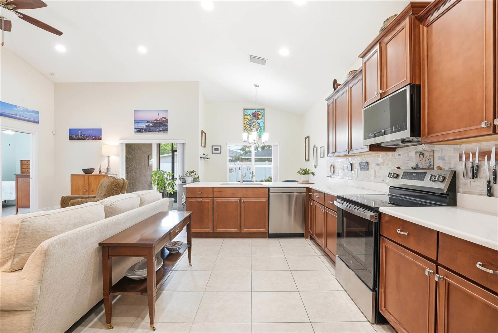 2906 W DOUGLAS ST, TAMPA, FL, 33607