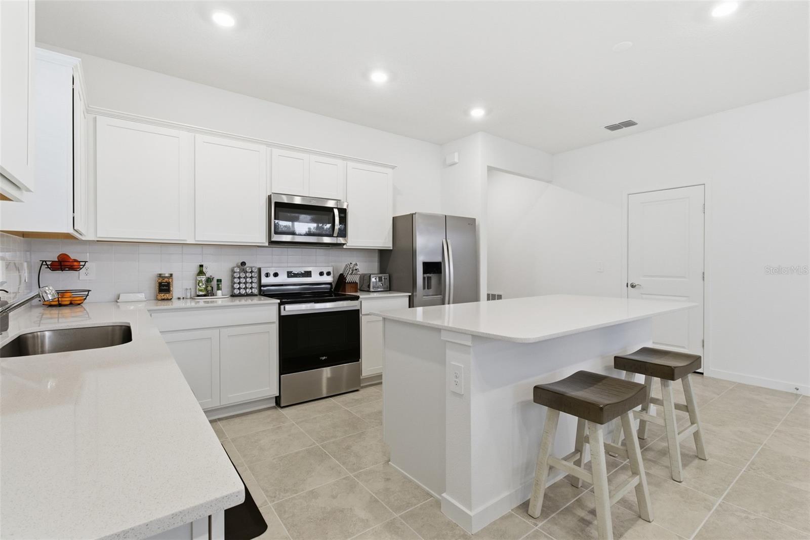 9738 REDWOOD HEIGHTS LOOP, THONOTOSASSA, FL, 33592