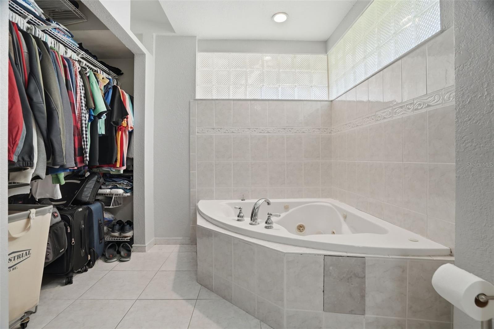 2150 WRENS WAY, CLEARWATER, FL, 33764