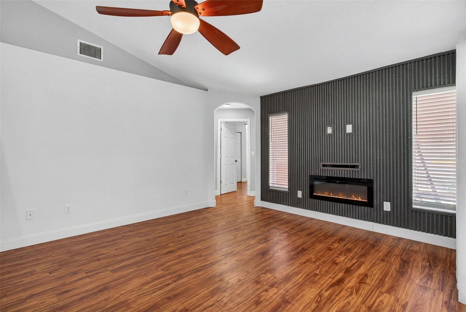 12611 PINEFOREST WAY E, LARGO, FL, 33773
