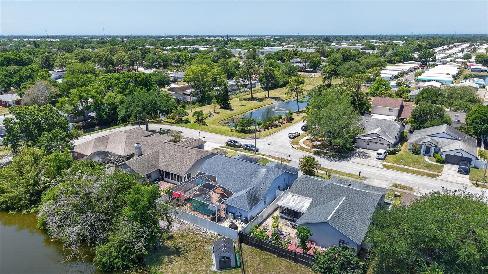 12611 PINEFOREST WAY E, LARGO, FL, 33773