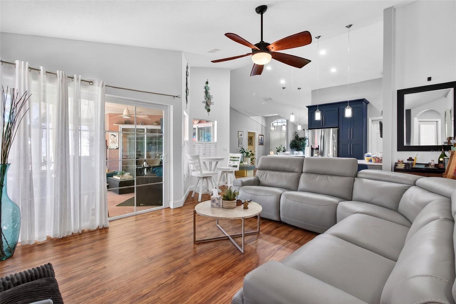 12611 PINEFOREST WAY E, LARGO, FL, 33773