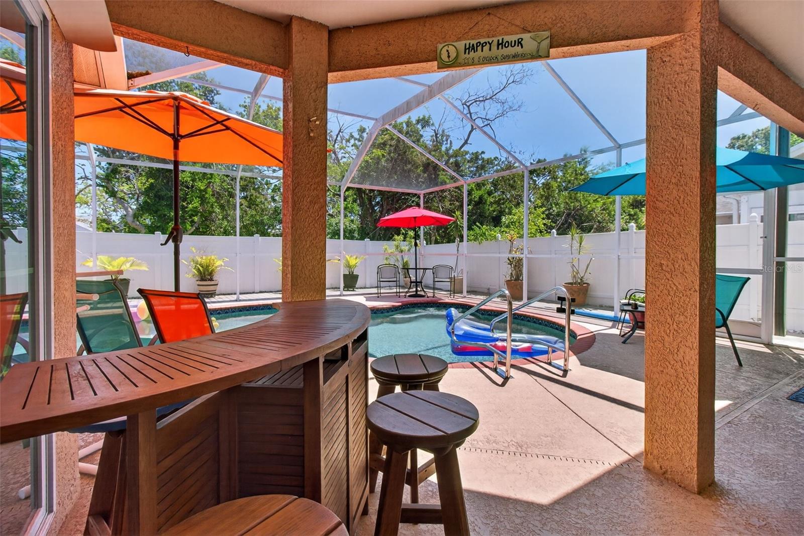 12611 PINEFOREST WAY E, LARGO, FL, 33773