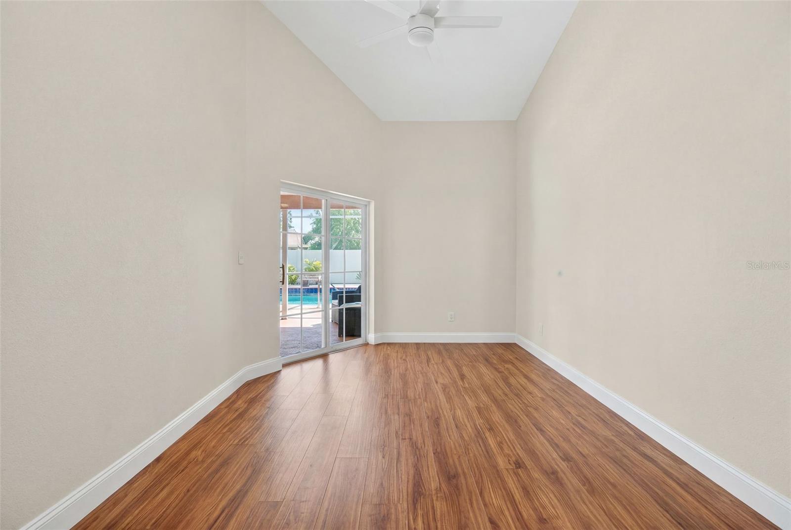 12611 PINEFOREST WAY E, LARGO, FL, 33773