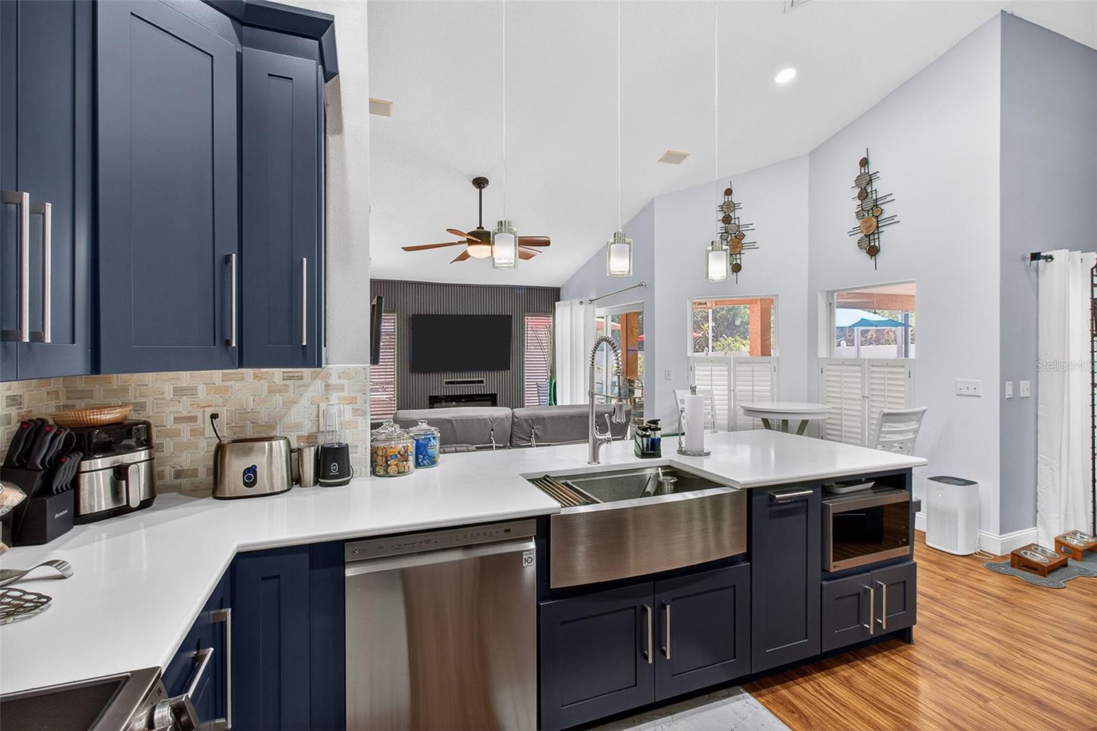 12611 PINEFOREST WAY E, LARGO, FL, 33773