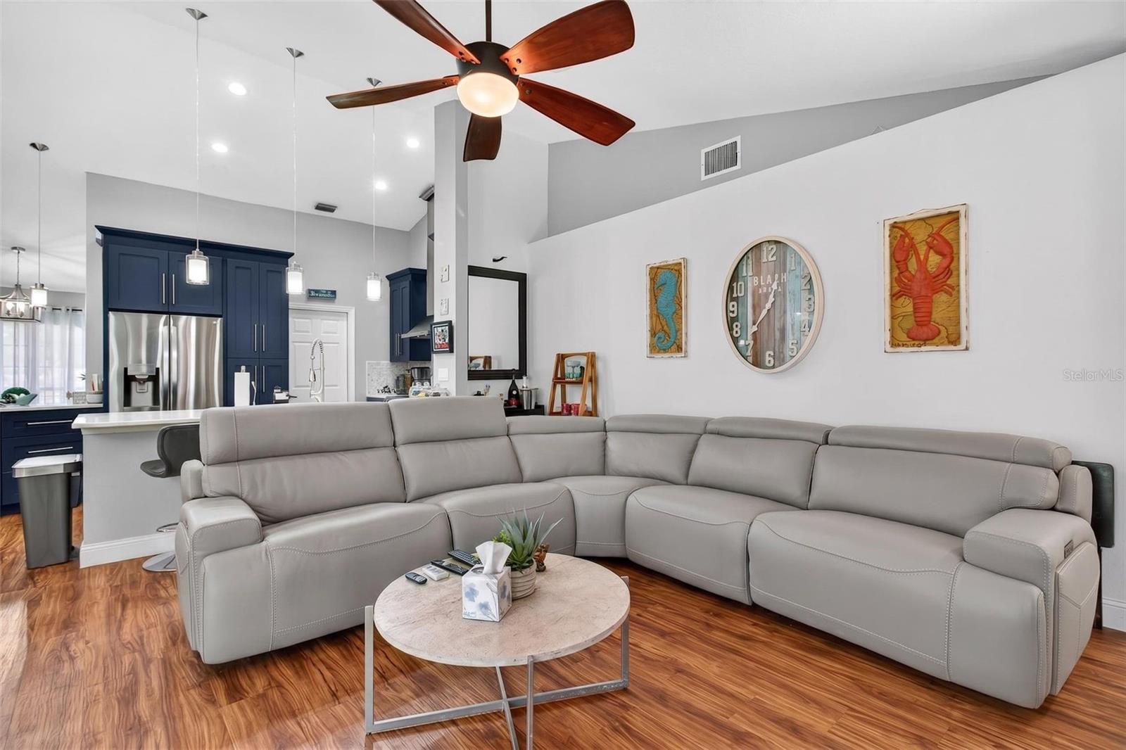 12611 PINEFOREST WAY E, LARGO, FL, 33773