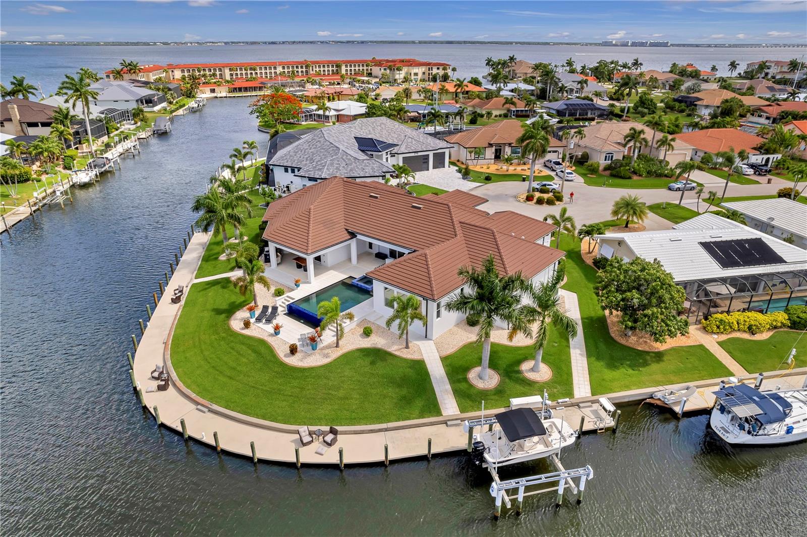 2795 BAY CT, PUNTA GORDA, FL, 33950