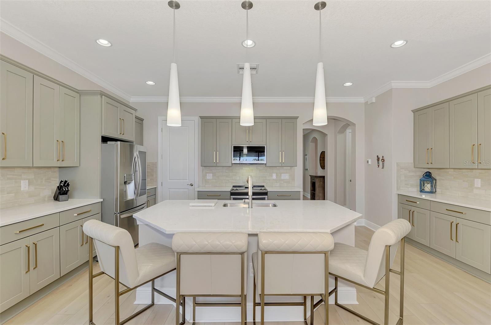 23762 WAVERLY CIR, VENICE, FL, 34293