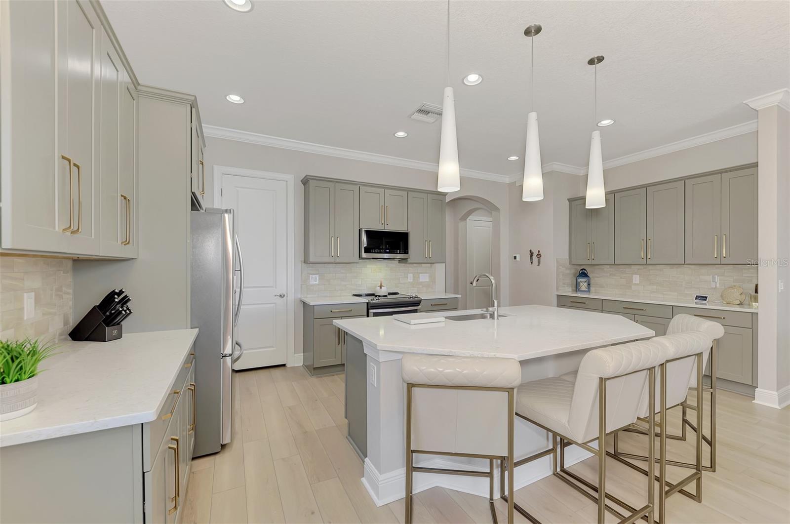 23762 WAVERLY CIR, VENICE, FL, 34293