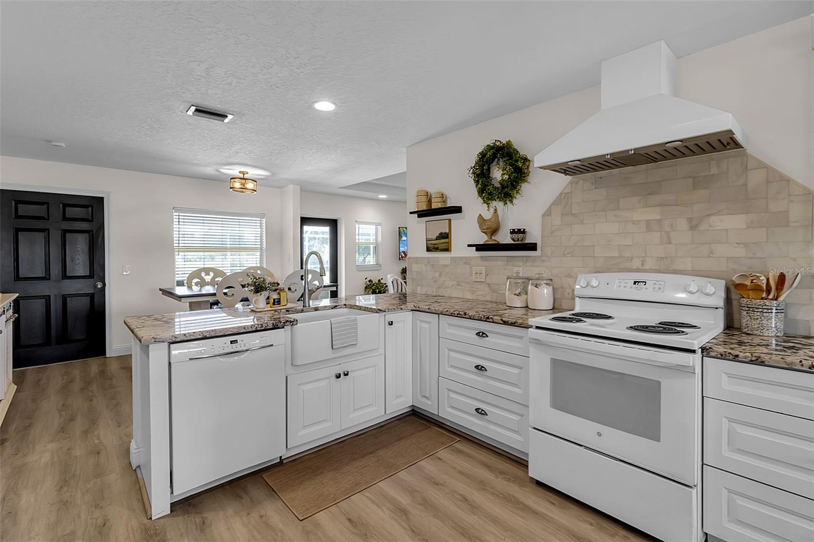 6925 WAUCHULA RD, MYAKKA CITY, FL, 34251
