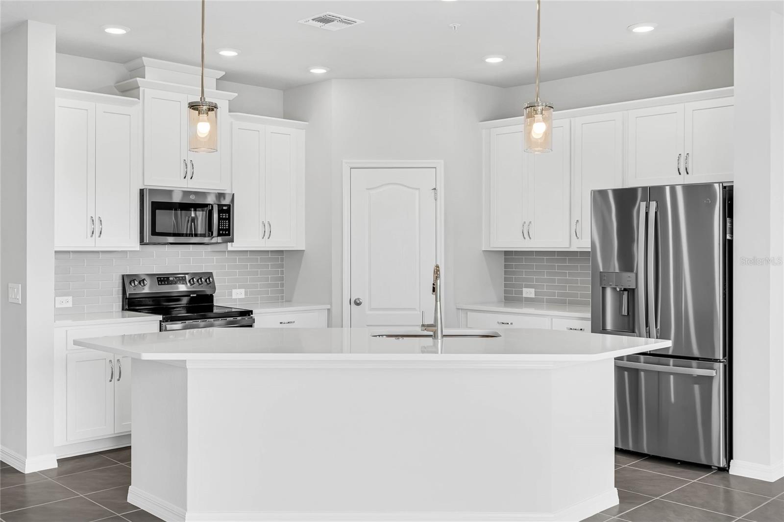 598 ASTERA WINDS LN, LAKE MARY, FL, 32746