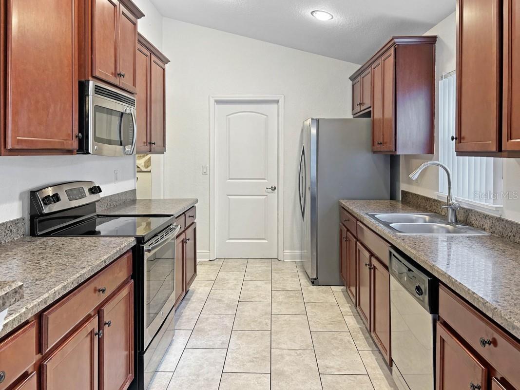 14310 EDINBURGH MOOR DR, WIMAUMA, FL, 33598