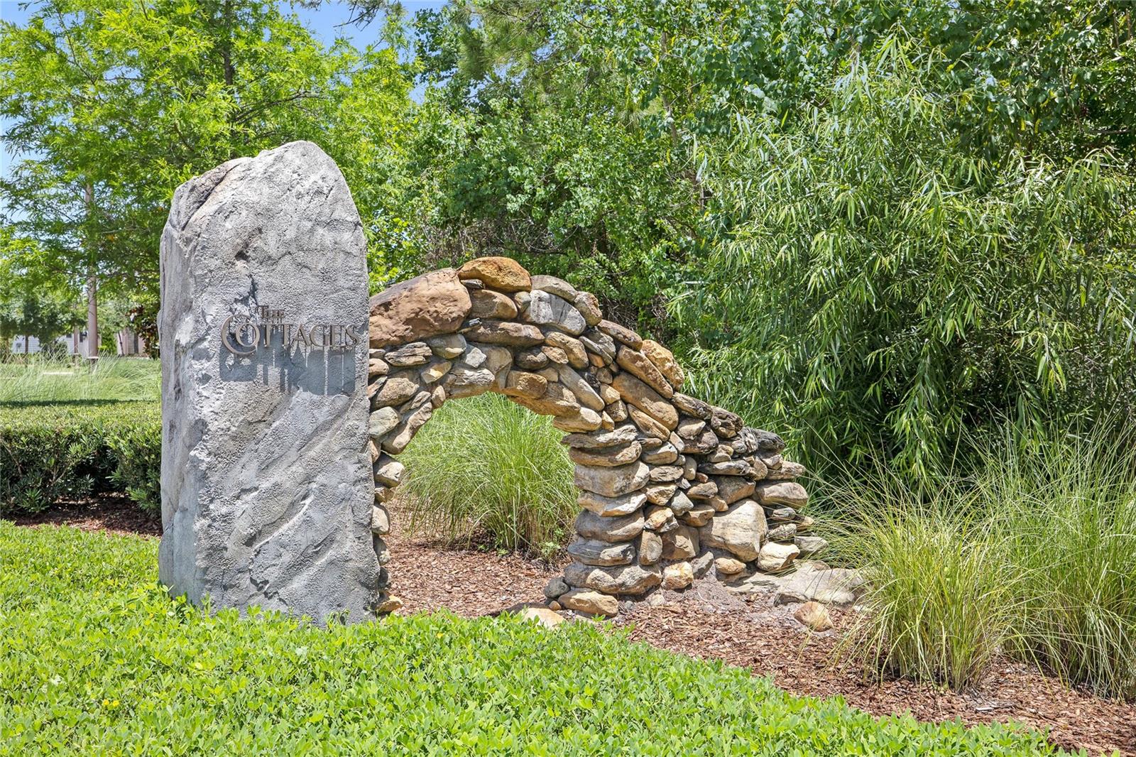 10075 SYMPHONY GROVE DR, GOLDEN OAK, FL, 32836