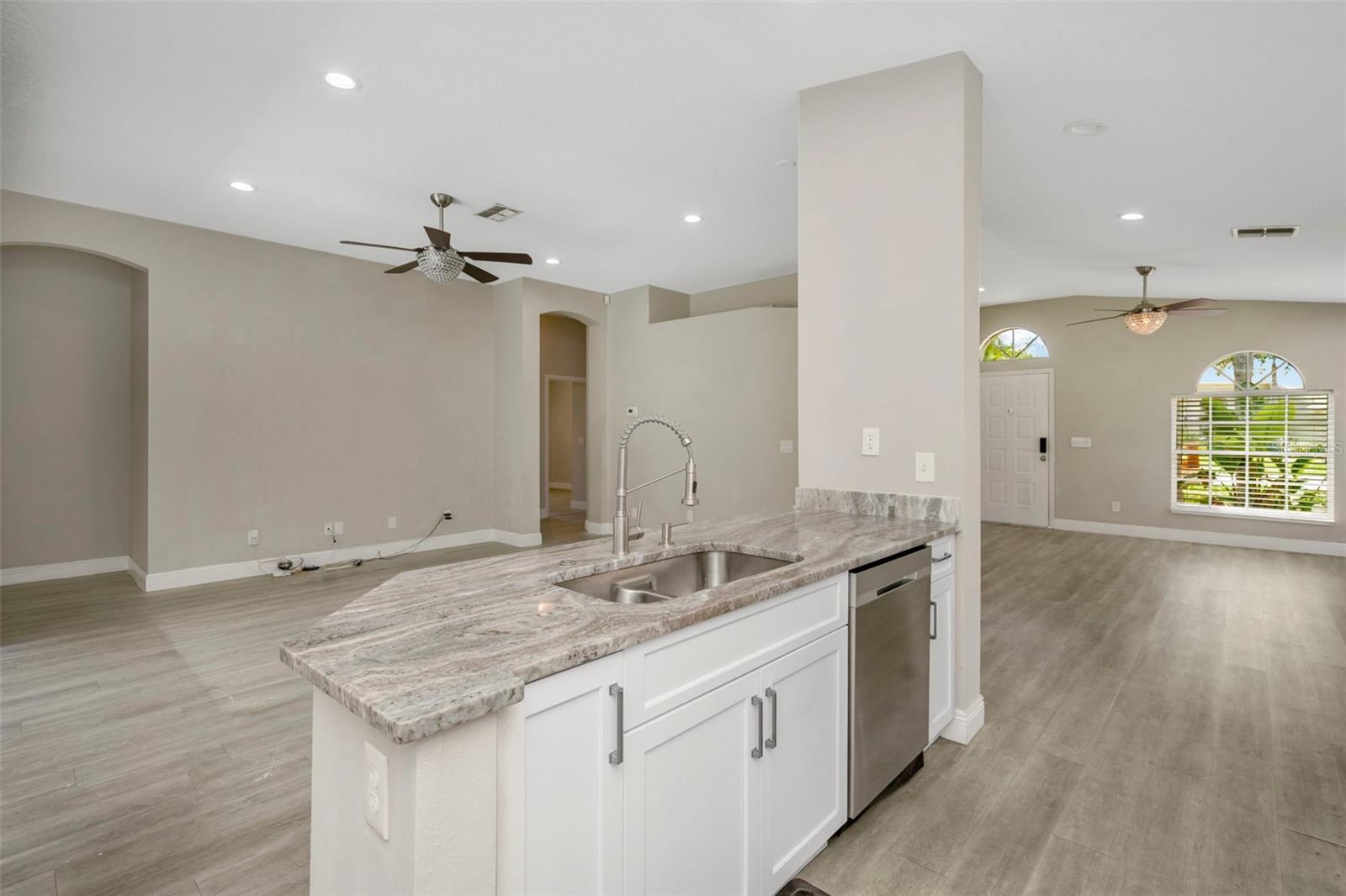 368 TAVERNIER CIR, OLDSMAR, FL, 34677