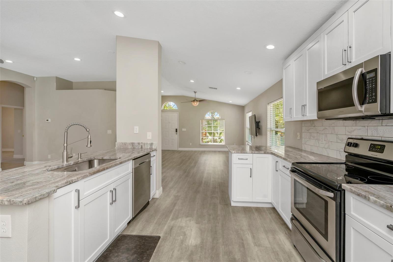 368 TAVERNIER CIR, OLDSMAR, FL, 34677