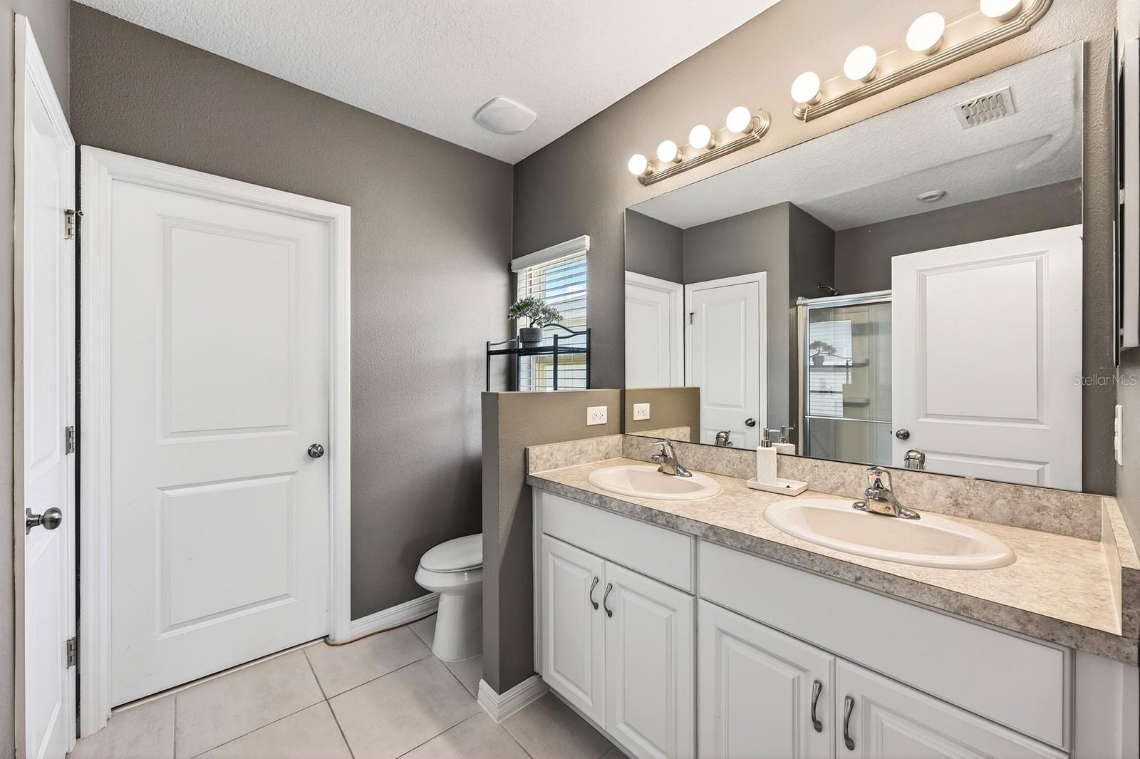 596 MEADOW BEND DR, DAVENPORT, FL, 33837
