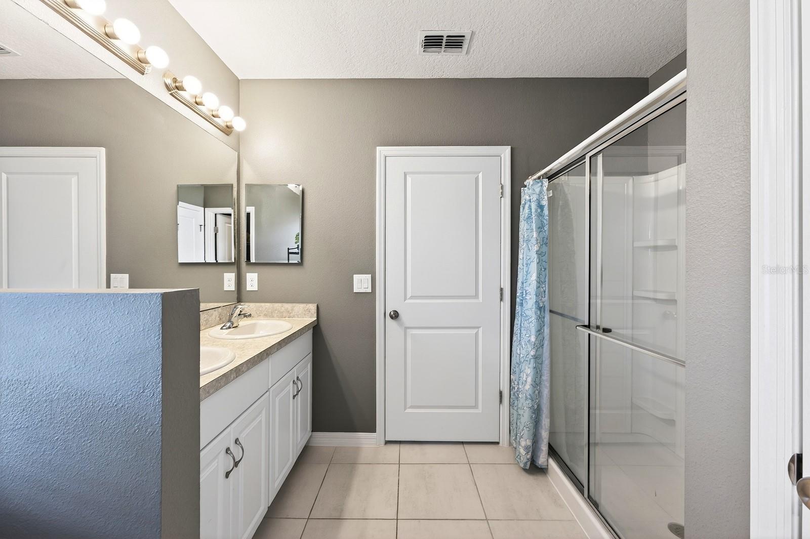 596 MEADOW BEND DR, DAVENPORT, FL, 33837