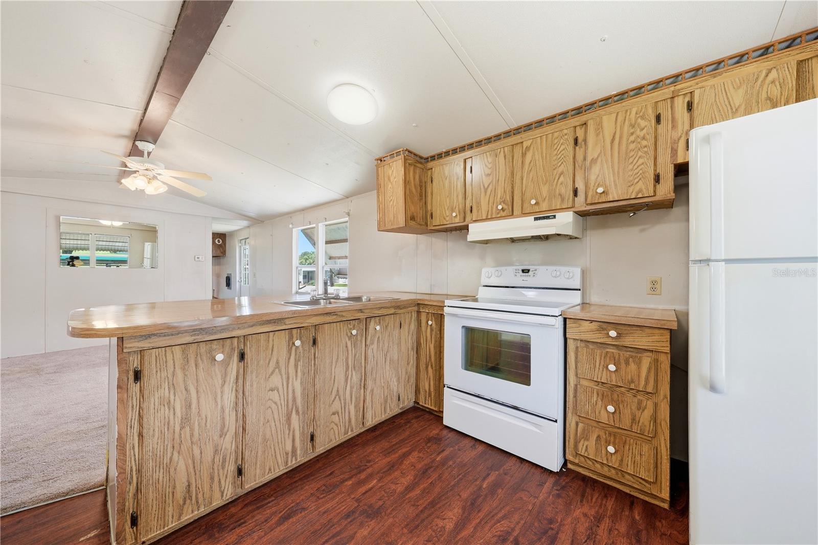 30107 GREEN BAY DR, TAVARES, FL, 32778