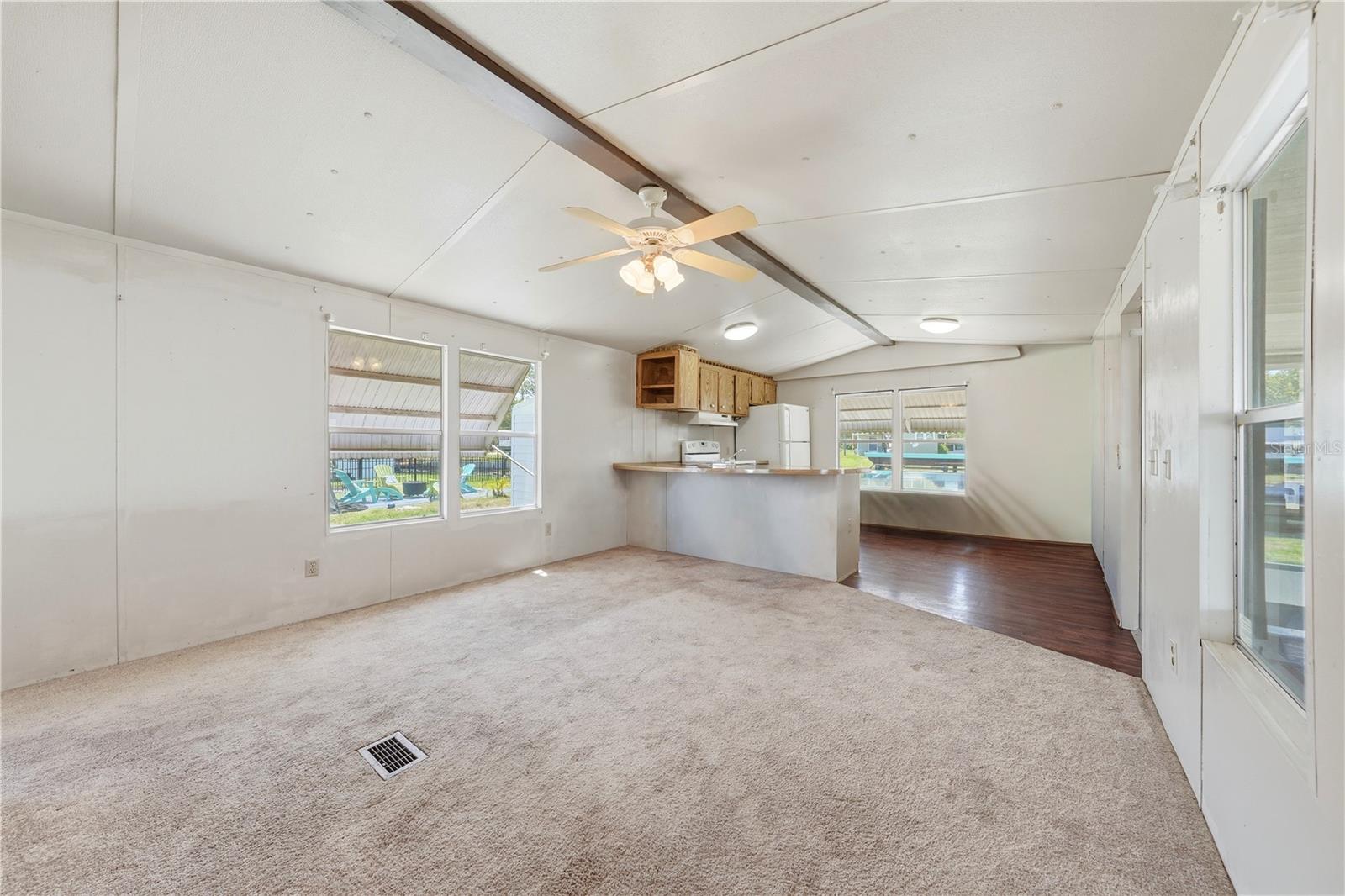 30107 GREEN BAY DR, TAVARES, FL, 32778