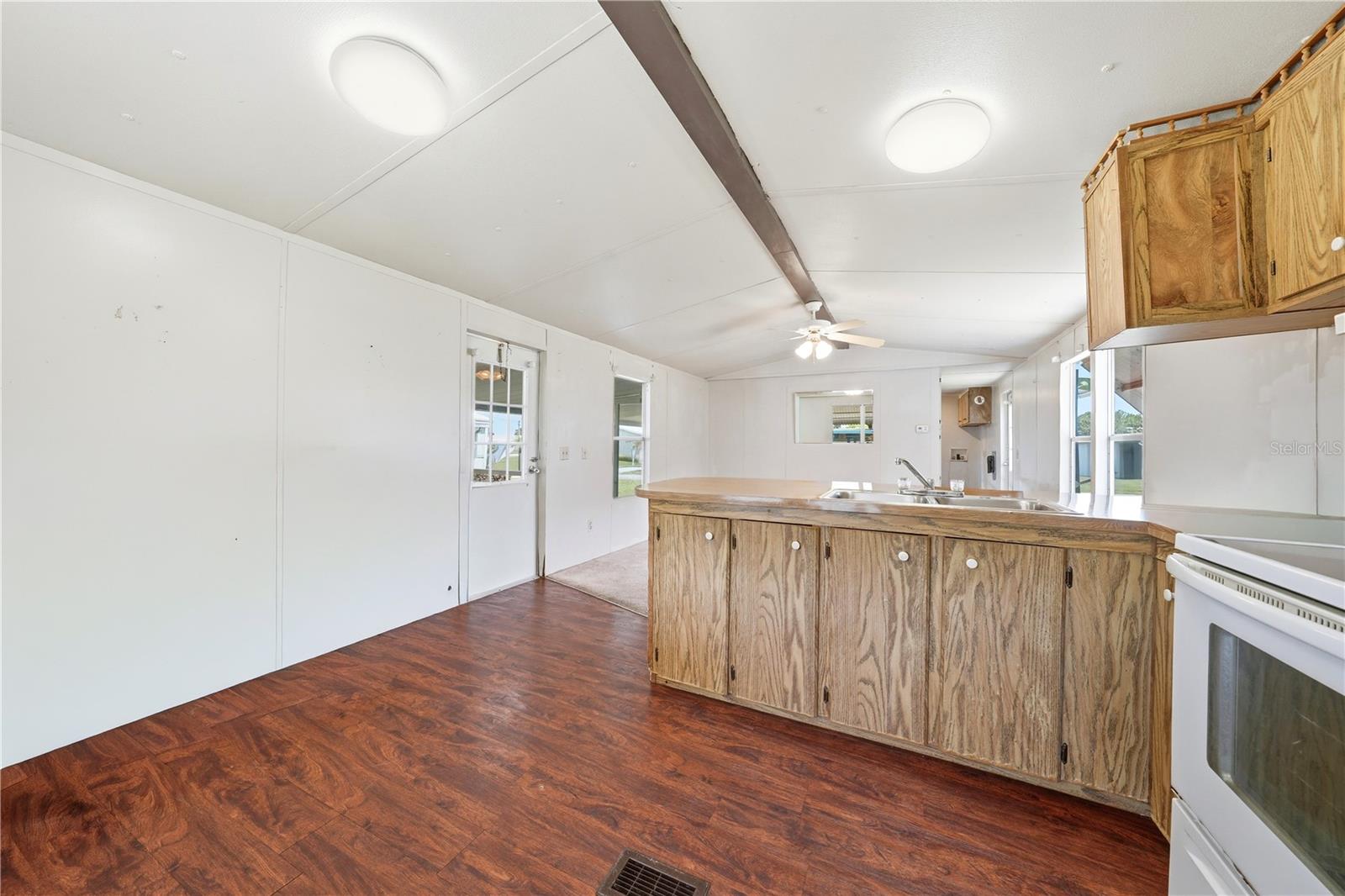 30107 GREEN BAY DR, TAVARES, FL, 32778
