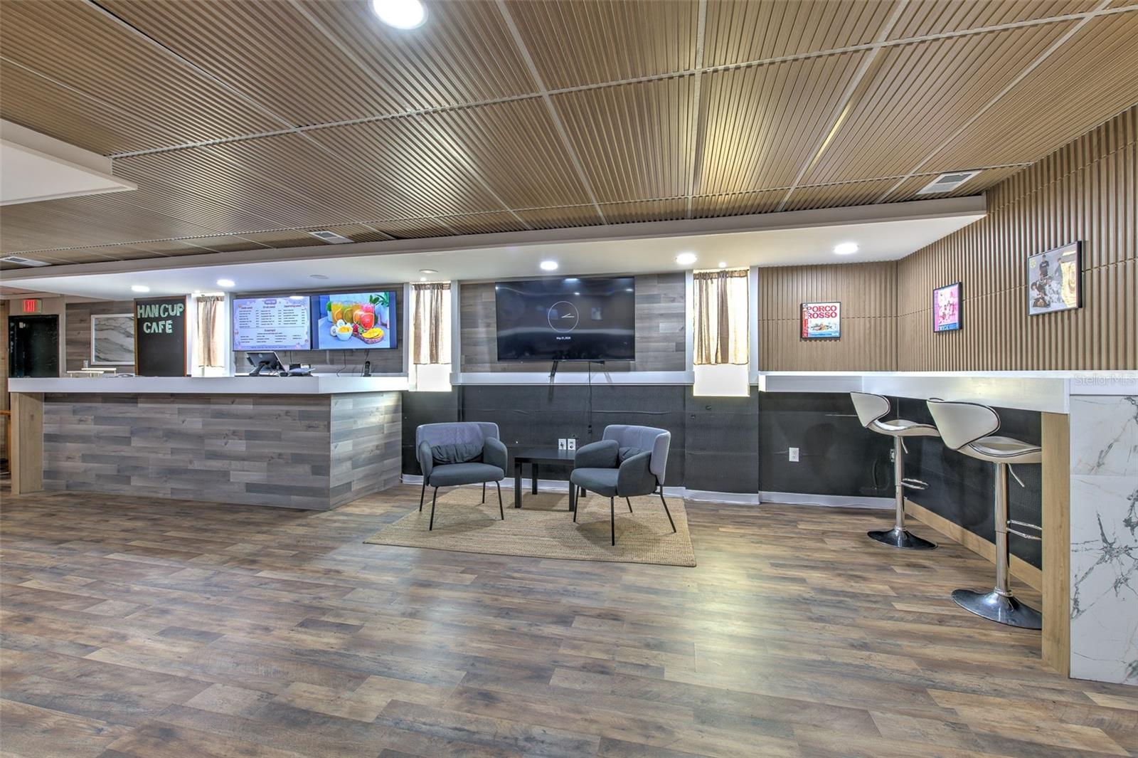 7030 W HILLSBOROUGH AVE #Suit B, TAMPA, FL, 33634