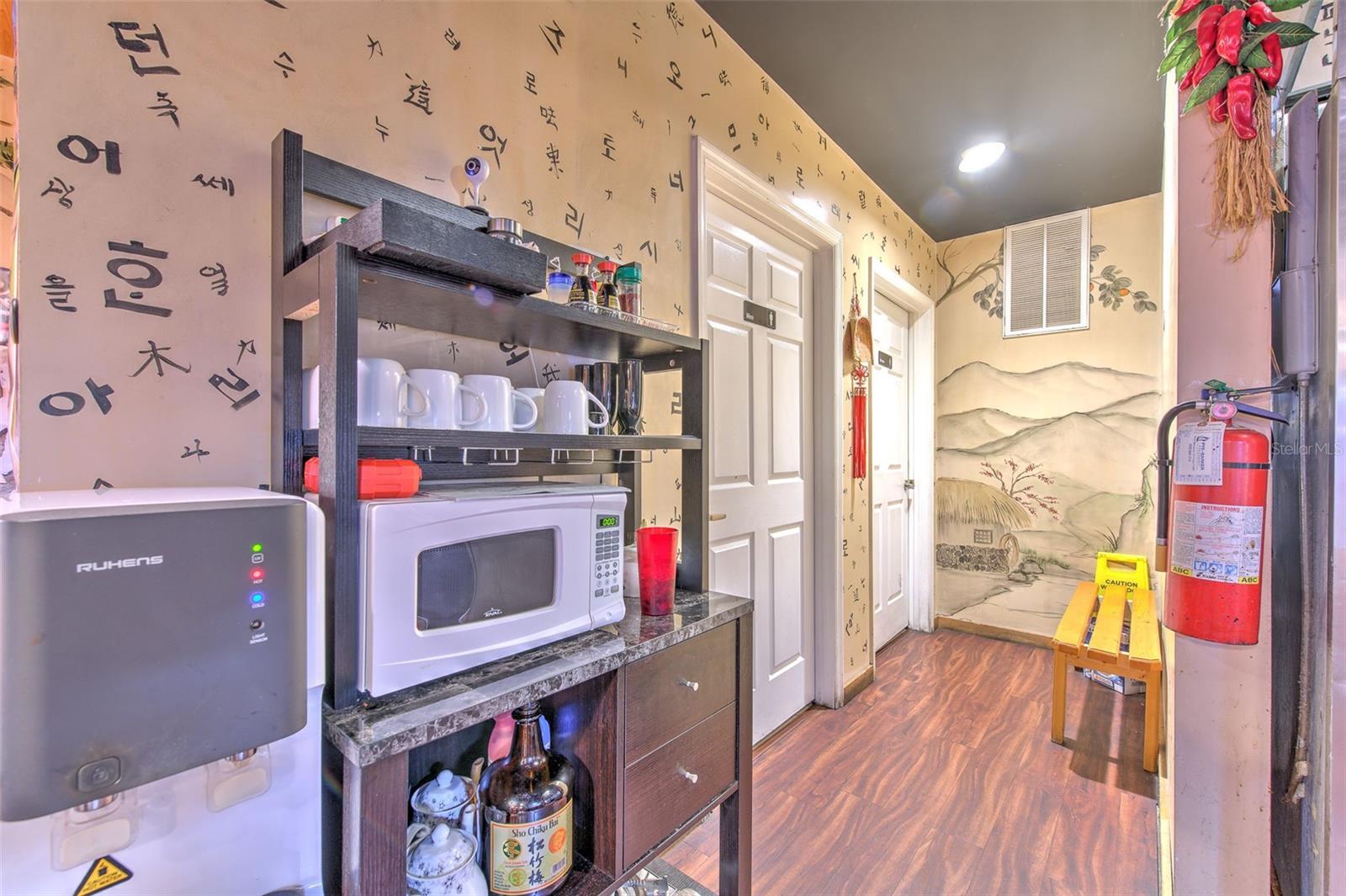 7030 W HILLSBOROUGH AVE #Suit B, TAMPA, FL, 33634