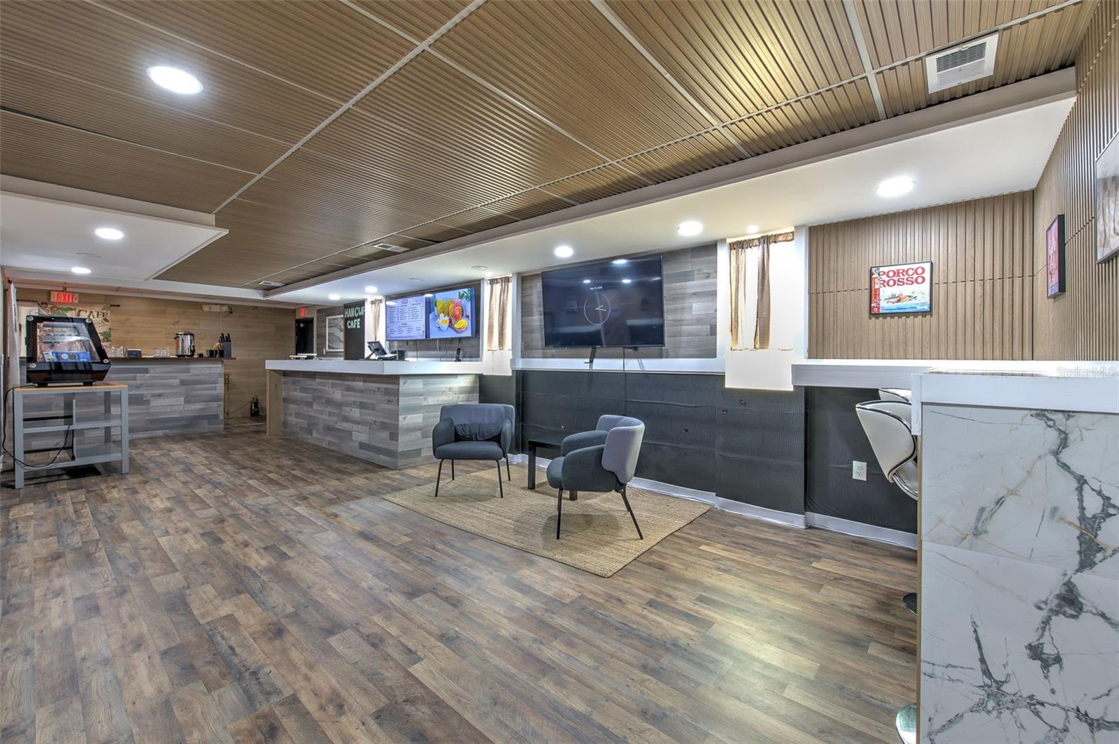 7030 W HILLSBOROUGH AVE #Suit B, TAMPA, FL, 33634