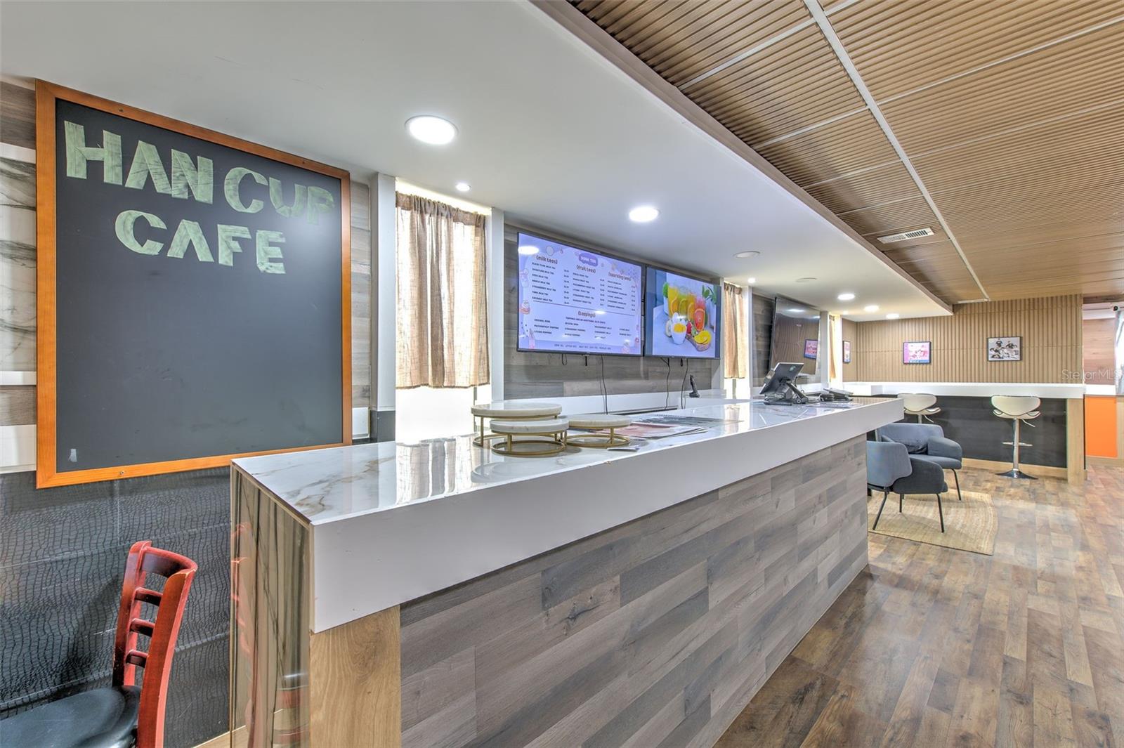 7030 W HILLSBOROUGH AVE #Suit B, TAMPA, FL, 33634