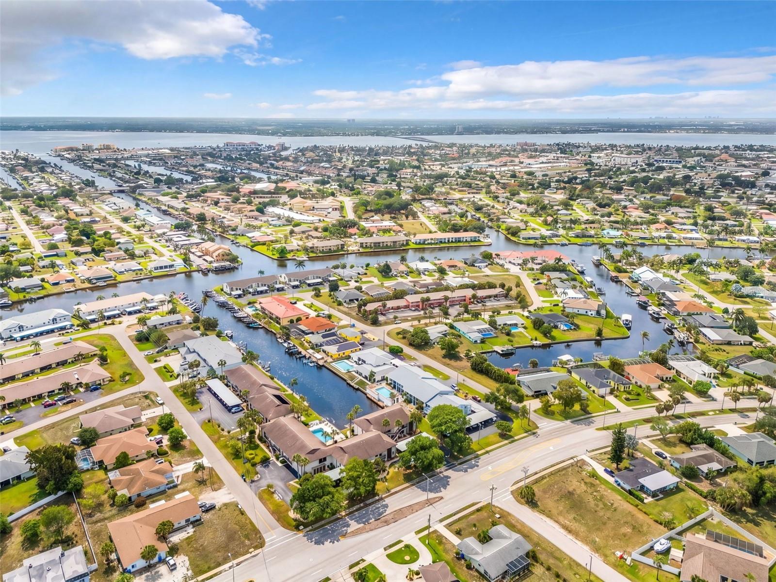 3935 COUNTRY CLUB BLVD #22, CAPE CORAL, FL, 33904